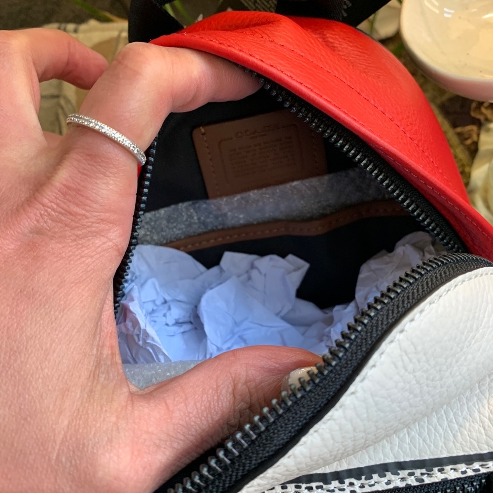 Authentic COACH Pebbled leather L.Edition Mickey Mouse small backpack/Crossbody - Picture 6 of 12